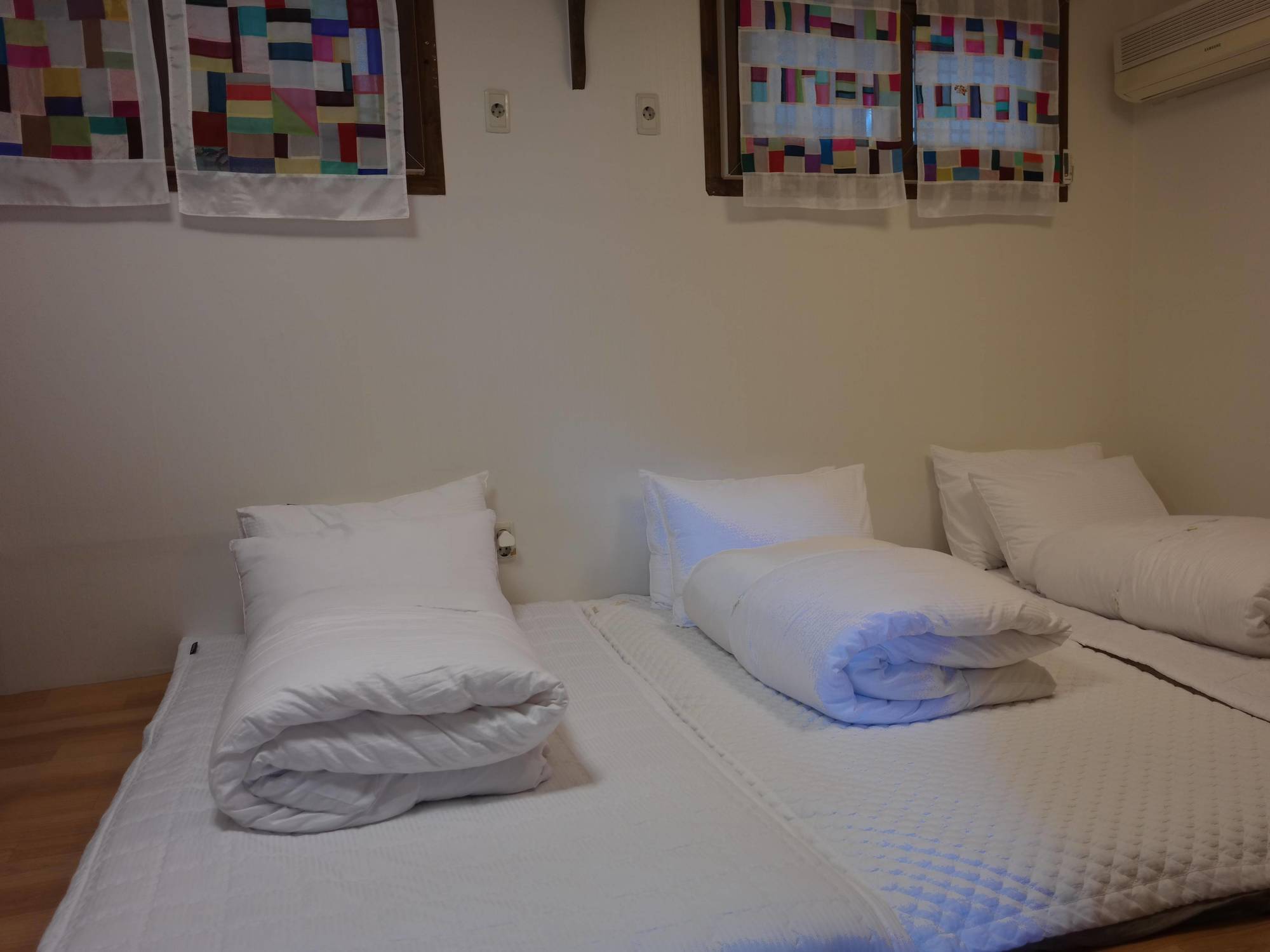 Bukchon Hotel *